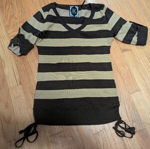Striped V-neck Yoki sweater top with hip and sleeve accents